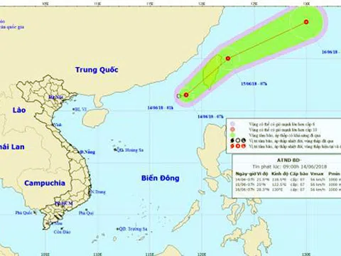 Áp thấp nhiệt đới trên biển Đông, chiều nay miền Bắc có mưa giông